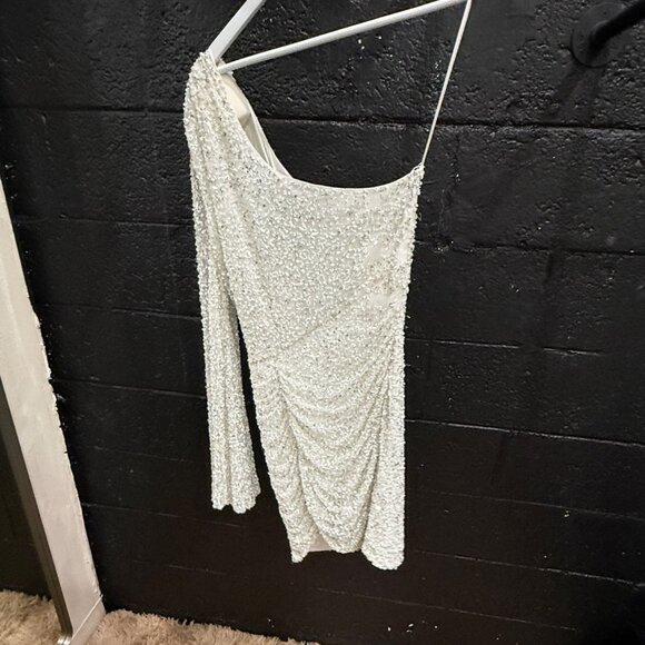 New Retrofete Larsen One-Shoulder Dress White - Picture 2 of 4